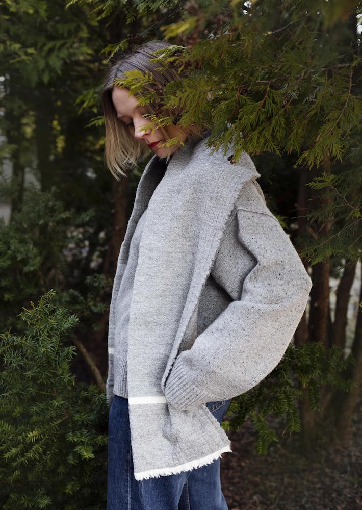 芬蘭Lapuan Kankurit TANHU 雙面羊毛口袋圍巾 (淺灰)
